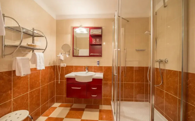 Schlossl Hotel Kindl
