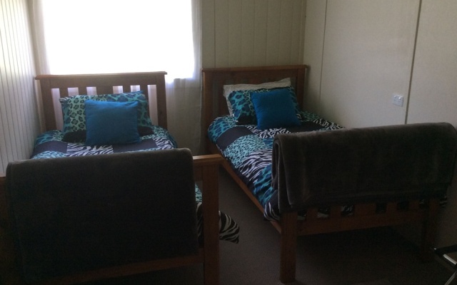 Charm on Douglas – Guest Rooms – Bicheno