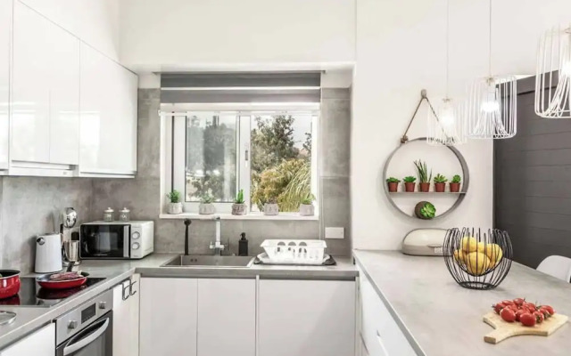 Latchi Infinity Blue