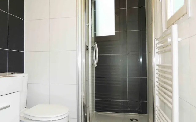 Comfortable Chalet in a Holiday Park