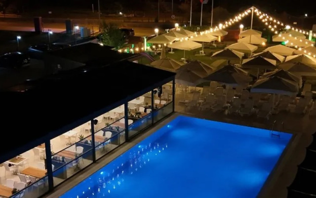 Uçar Royal Hotel and Conference Hall
