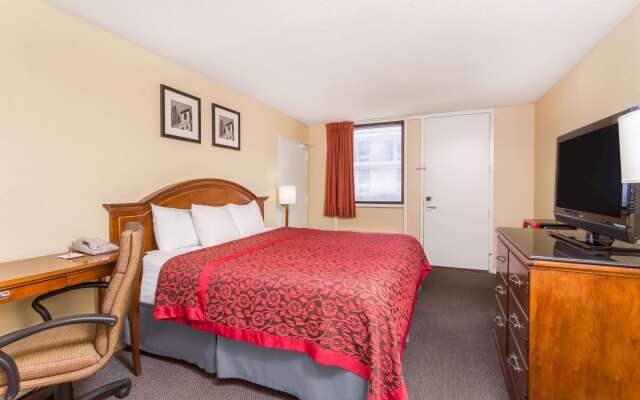 Days Inn by Wyndham College Park Airport Best Road