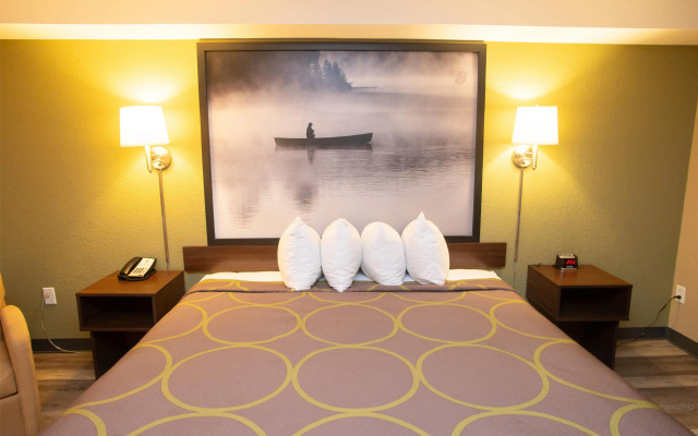 Super 8 by Wyndham Mississauga