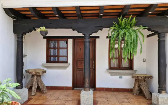 Cozy Colonial Style Azotea Apartments