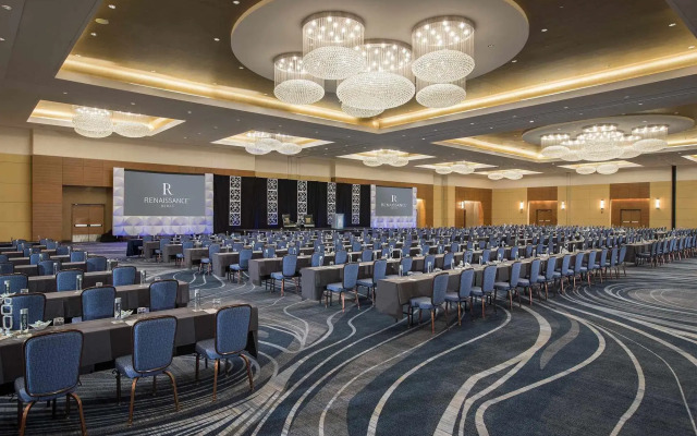 Renaissance Schaumburg Convention Center Hotel