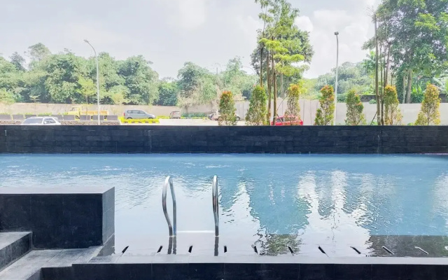 Warm And Simply Look Studio Room Urbantown Serpong Apartment