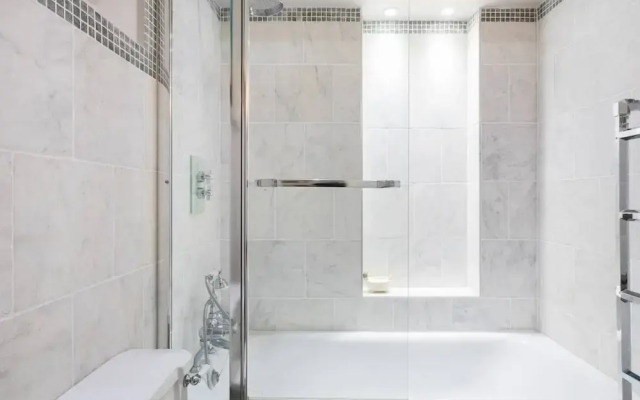 Traditional 1 Bed Apartment, Pimlico