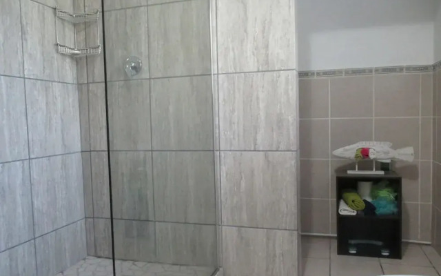 Syringa Tree Cottage