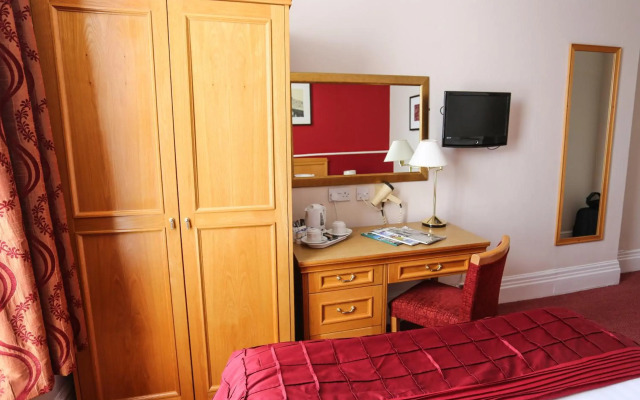 Royal Exeter Hotel