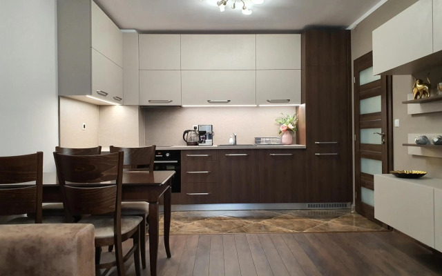 Boutique Apartment with Free Parking