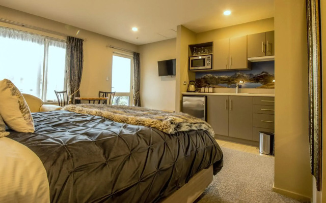 Blue Ridge Studios and Bed & Breakfast