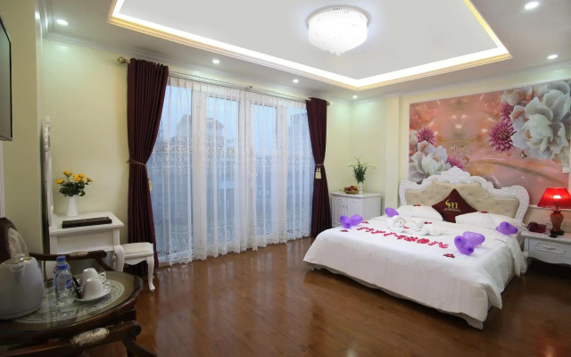 My Moon Hotel