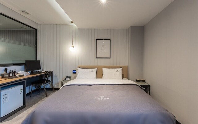 Busan Jeonggwan Brown Dot