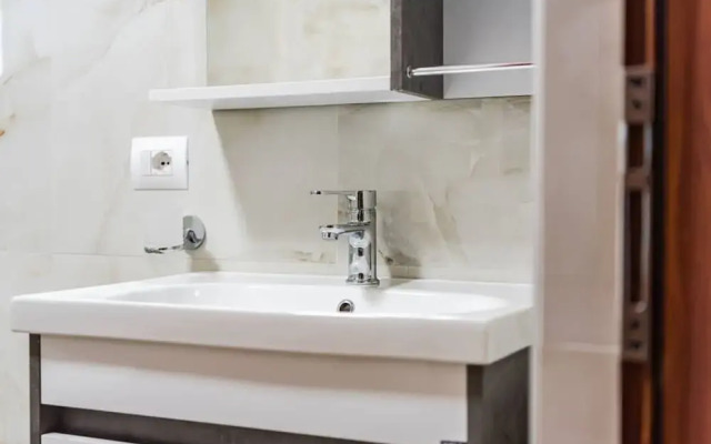 Hillside Apartment Gjirokast r