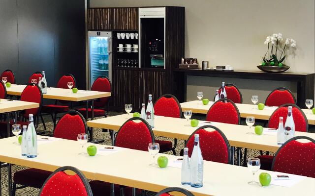 Holiday Inn Dusseldorf - Hafen