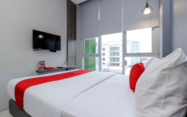 RedDoorz Plus near Tebet