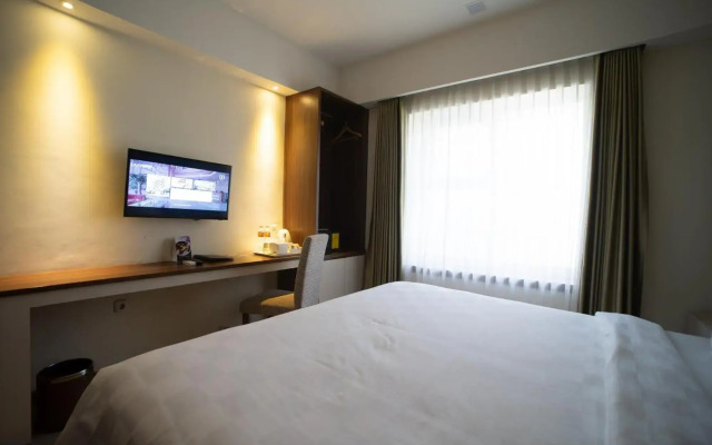 Luminor Hotel Banyuwangi Yos Sudarso by WH