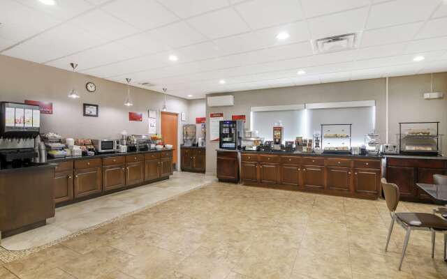 Best Western Plus Brunswick Inn & Suites