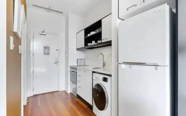Lovely Bright Apartment With Balcony, Pool And Gym
