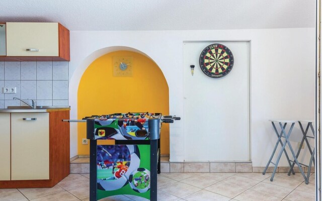 Amazing Home in Novi Vinodolski With Wifi and 5 Bedrooms