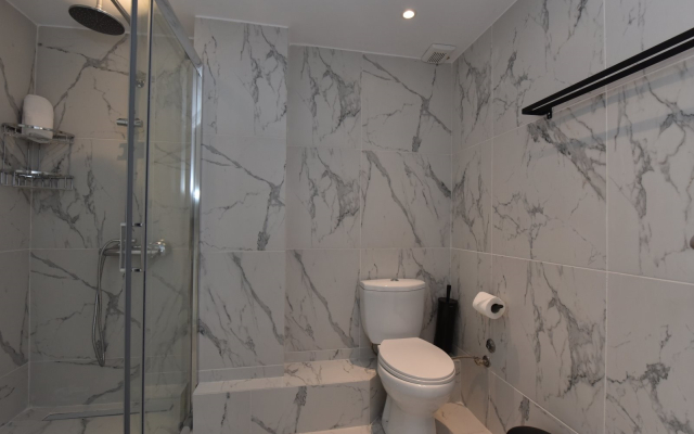 4 Elements Sea Side Luxury Suites - Wind