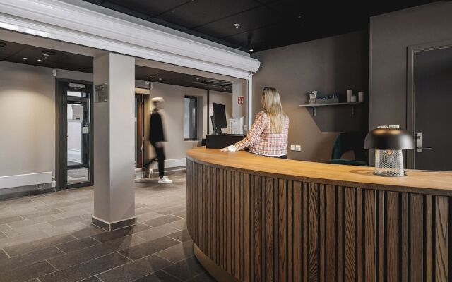 Enter St. Elisabeth Hotel