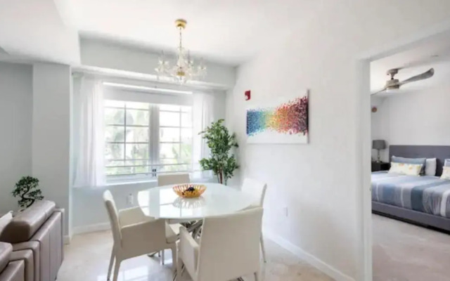 Carlyle Hotel Ocean Dr South Beach 2 Bedroom Luxury Apartment