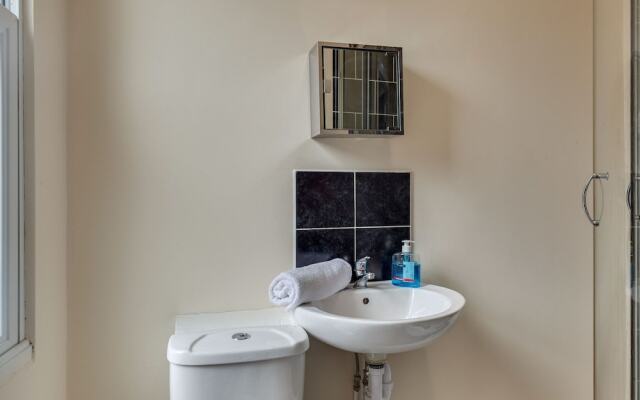 Cosy Apartment in Coventry Near Coventry University