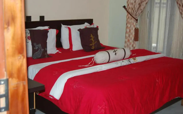 Nue Crest Hotel