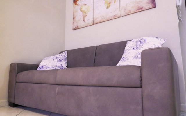 Casa Bella Marconi is an Apartment of 34 Square Meters. Clean, Bright, in the Heart of the City