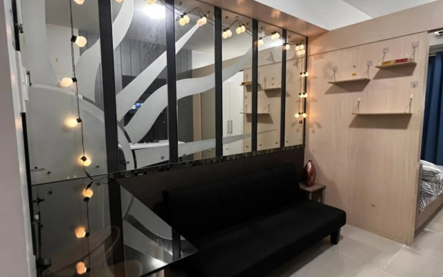 Staycation Sea Residences MOA Jermel