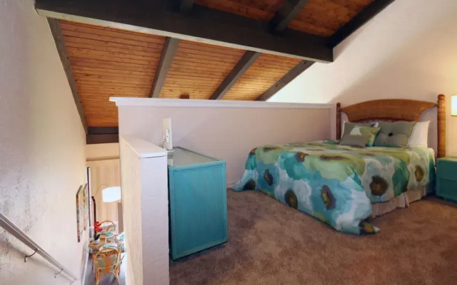 Papakea #g408 2 Bedroom Condo by RedAwning