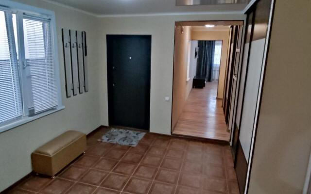 Апартаменты на улице Безжонова 66