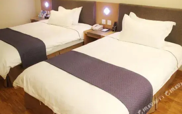 V Yeginn Hotel