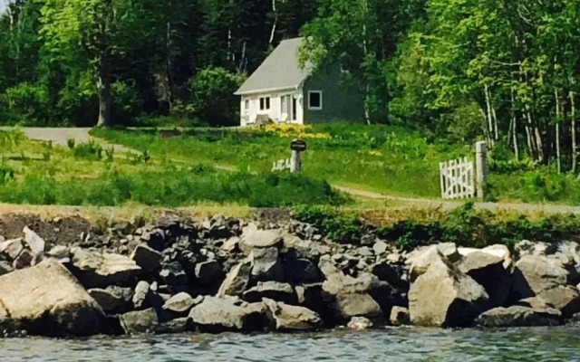 Broadwater Inn & Cottages