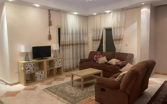 3 Room Apartment at Fifth Settlement with Hot Tub
