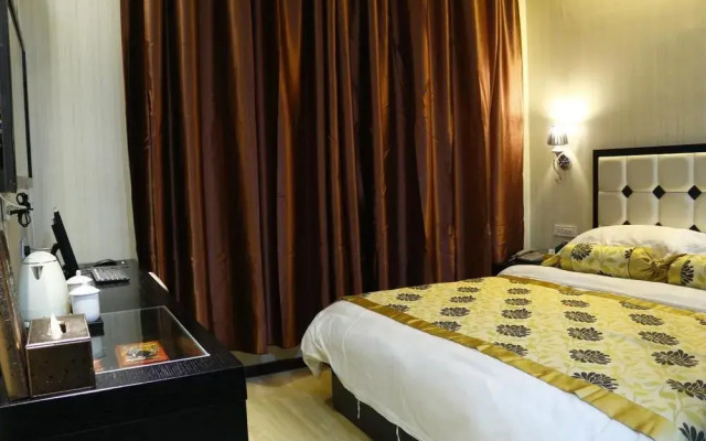 Heluo Sunshine Culture Theme Hotel