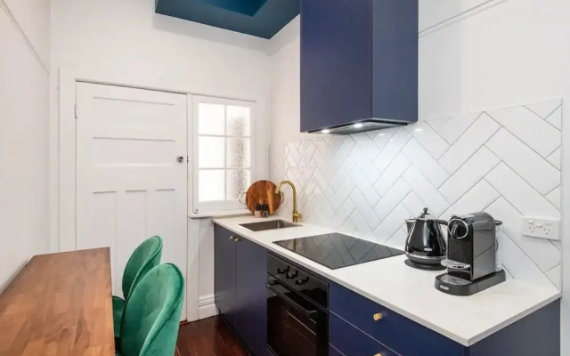 The 1920s 'flora' Suite