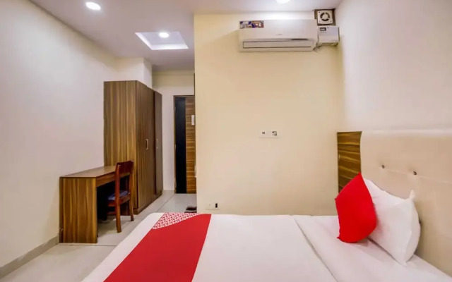 OYO 22825 Hotel Crown Stay inn