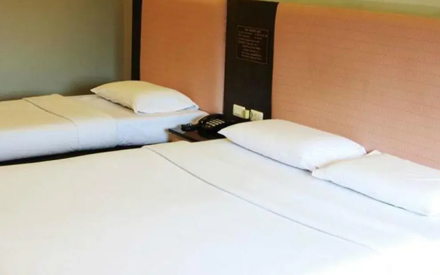 Pradipat Hotel