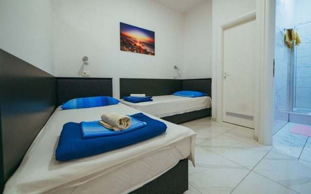 Apartments Lovre