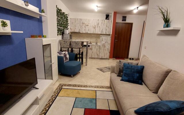 Lovely Flat with Balcony and Sea View in Becici