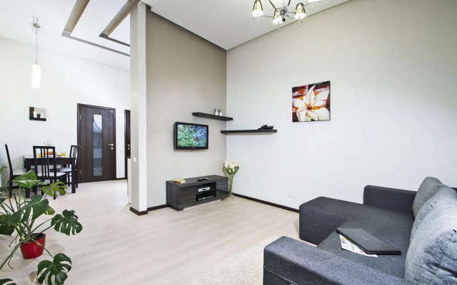 Hotel Status Apartments