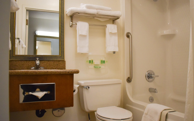 Holiday Inn Redding by IHG