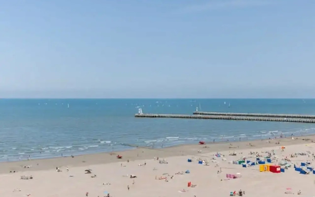 Cosy Apartment With Frontal Seaview