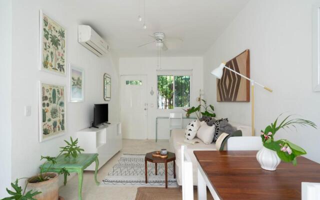 Perfect Cozy Vacation Home Just 2 Miles From the beach