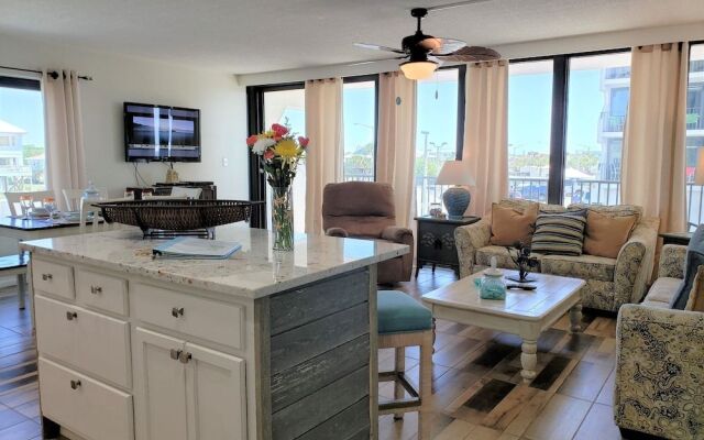 Island Winds West 170