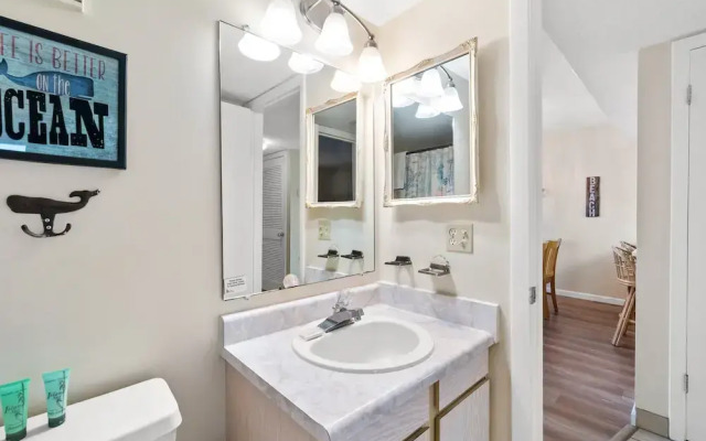 Moonspinner by Book That Condo