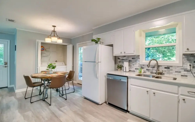 Bella Vista Vacation Rental Near Lake Access!