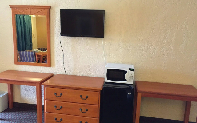 Deluxe Inn